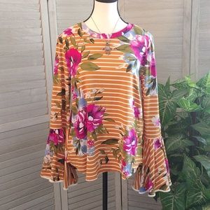 ⚜️ NWOT ODDY Bell Sleeve Top